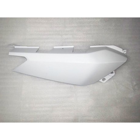 Tapa lateral dercha blanca yamaha x-max 125 2012