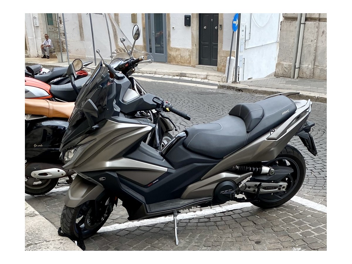 Kymco AK 550
