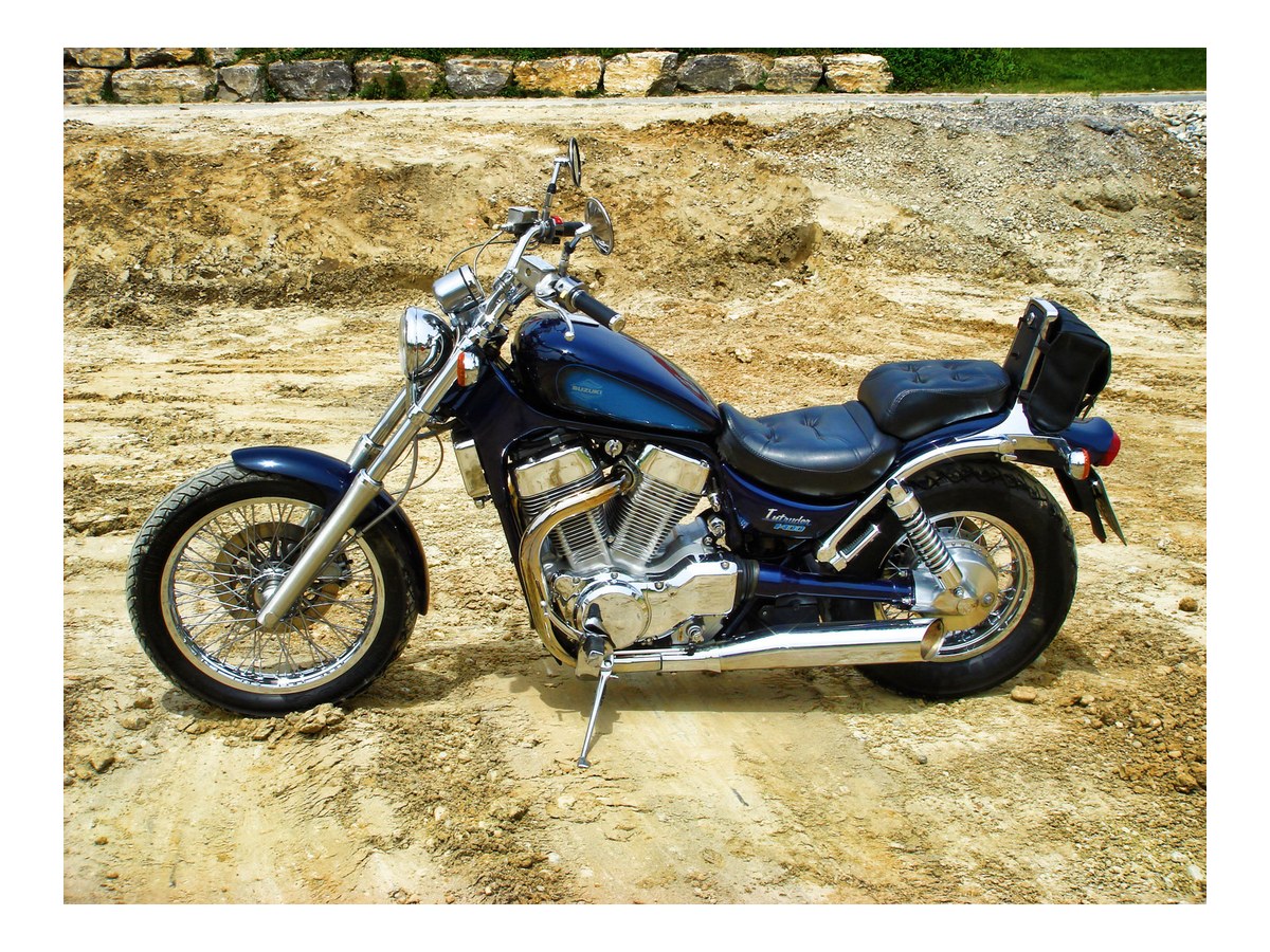Suzuki Intruder