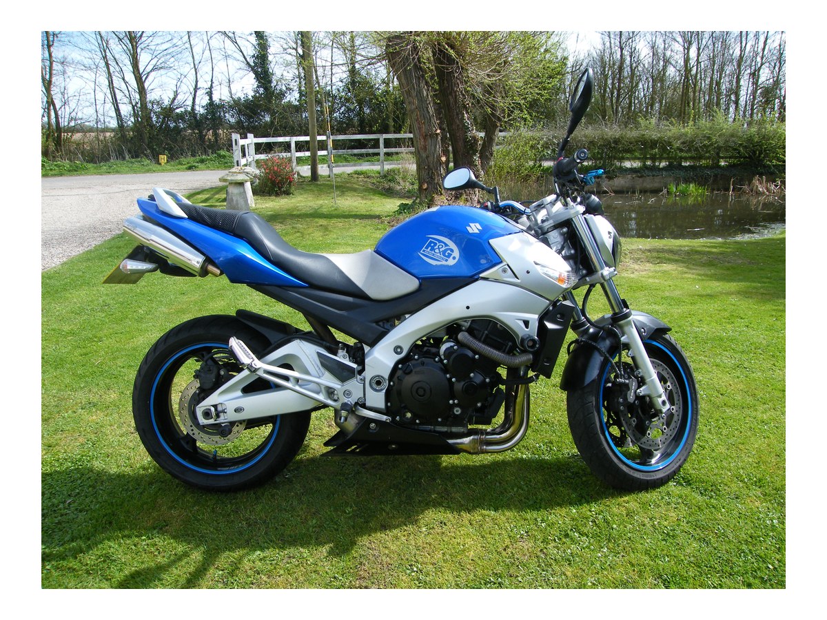 Suzuki GSR 600