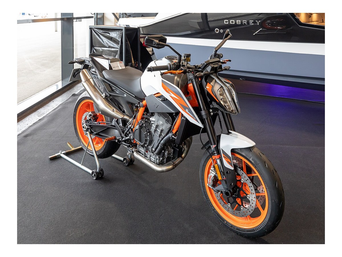 KTM Duke 890
